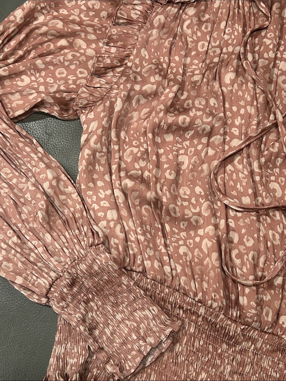 Pookie & Sebastian Ruffled Tie-Neck Blouse in Dusty Rose Animal Print sz M - Picture 3 of 6